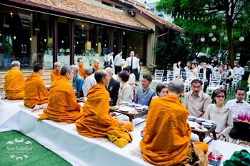 เล ยงพระ ทำบ ญบ าน ต องเตร ยมอะไรบ าง ร บจ ดเล ยง นอกสถานท บร การจ ดเล ยง จ ดเล ยง สถานท จ ดเล ยง แคทเทอร ง งานแต งงาน